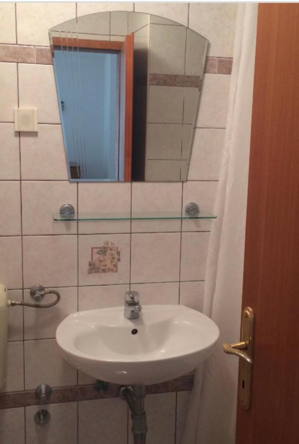 Leone Apartments With Free Parking Pula Exterior foto