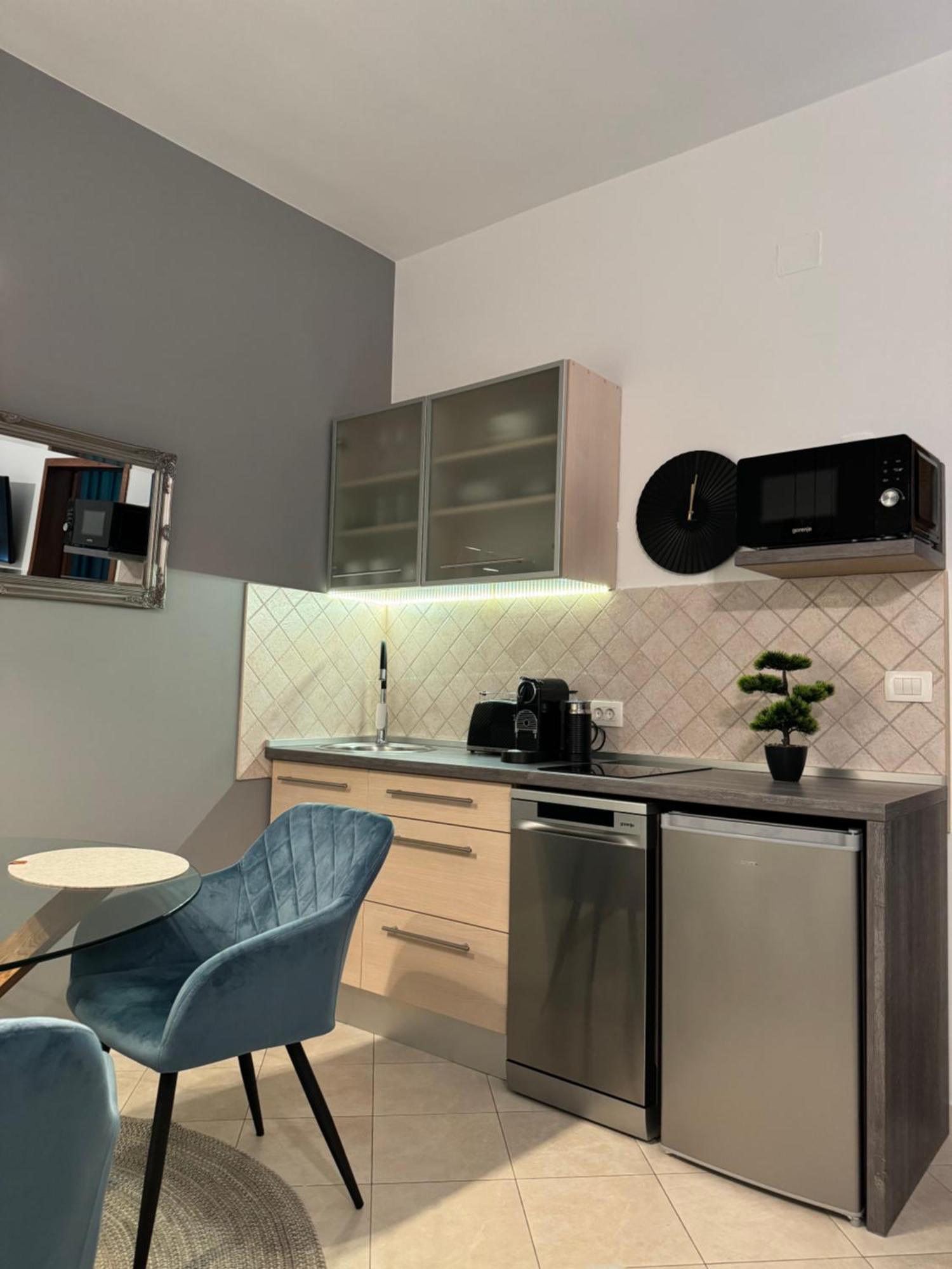 Leone Apartments With Free Parking Pula Exterior foto
